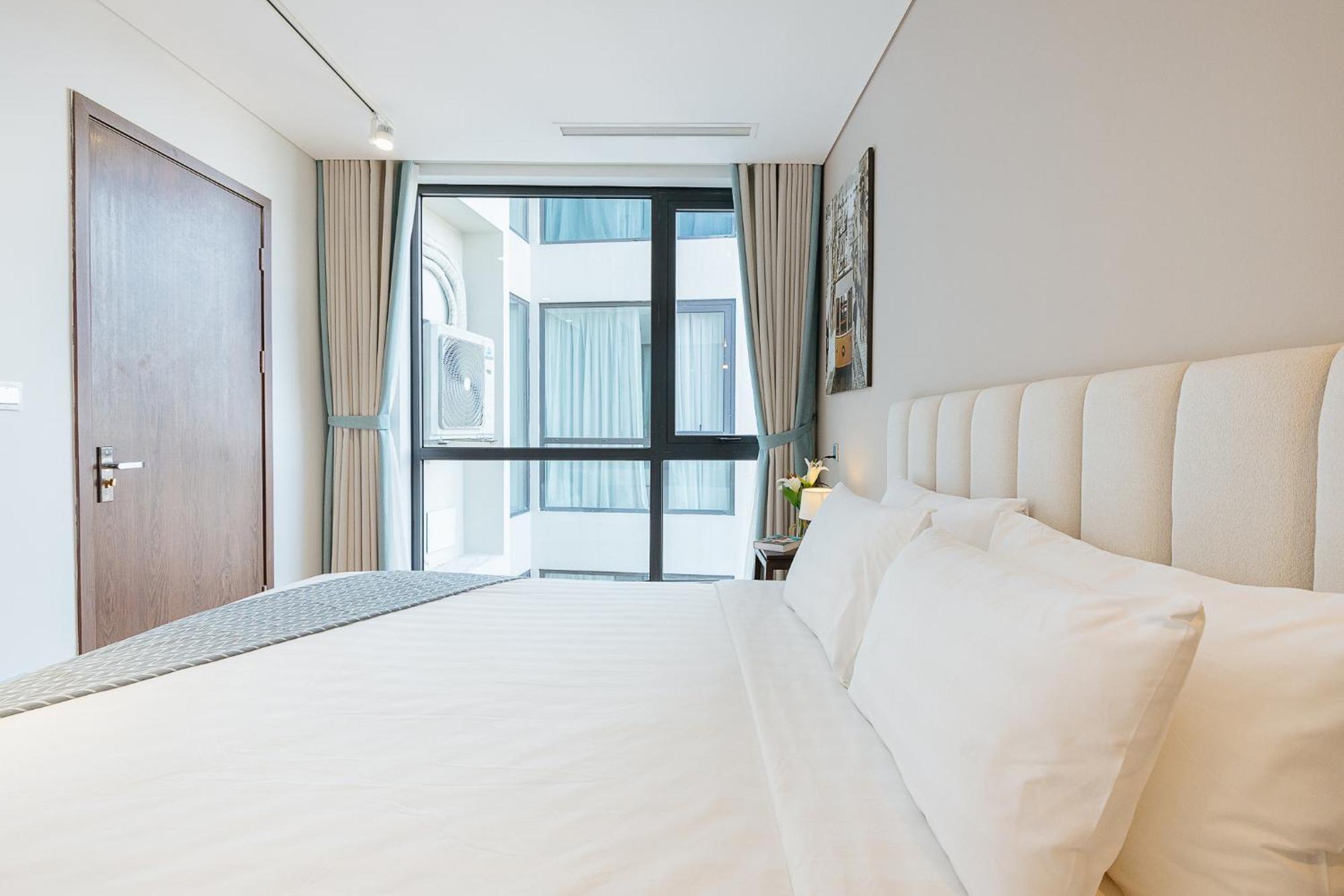 Margaery Lakeside - 2 Bedroom With Balcony